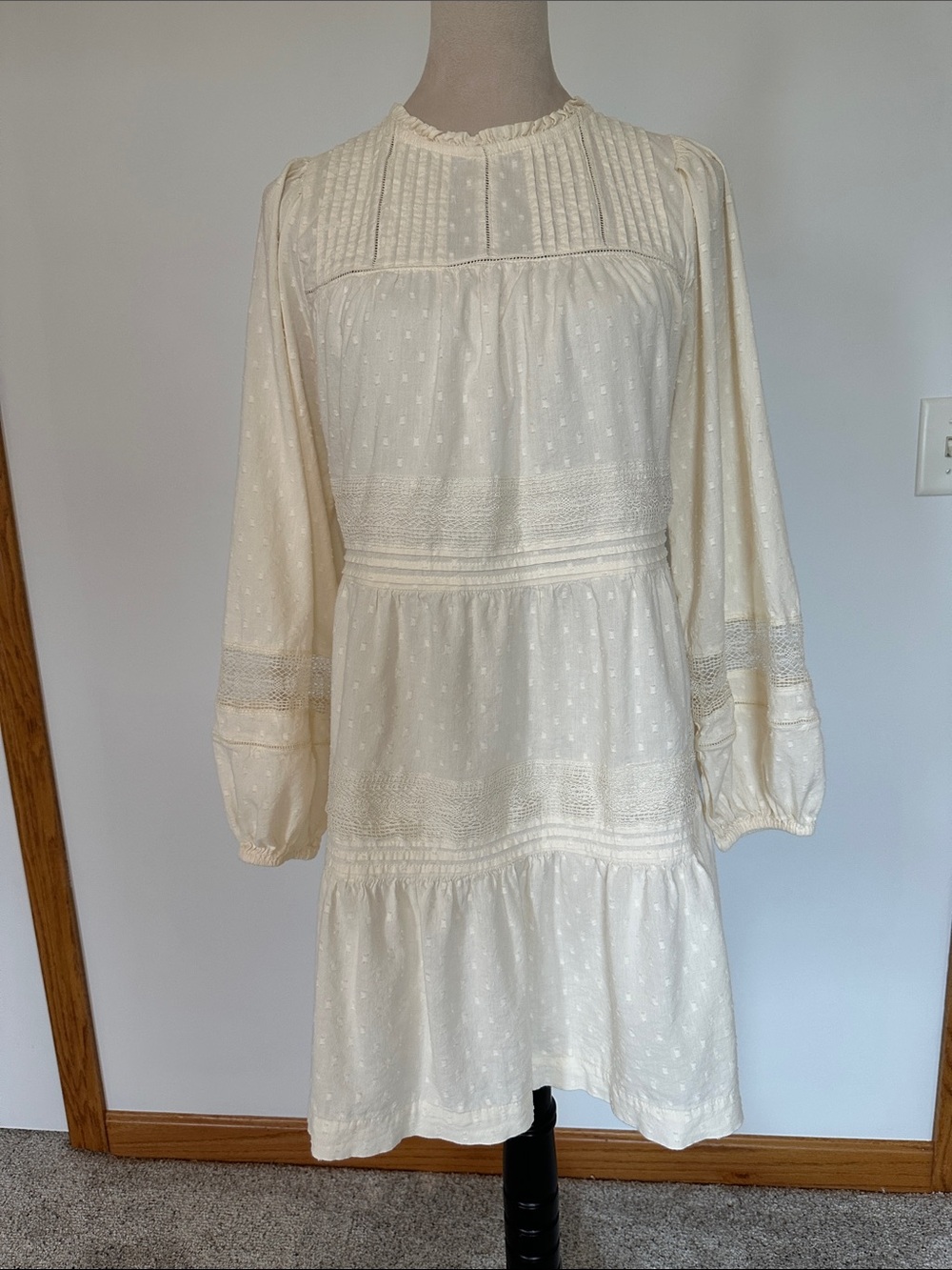 Old Navy Boho tiered Swiss dot lace dress ivory beige long sleeve sz medium